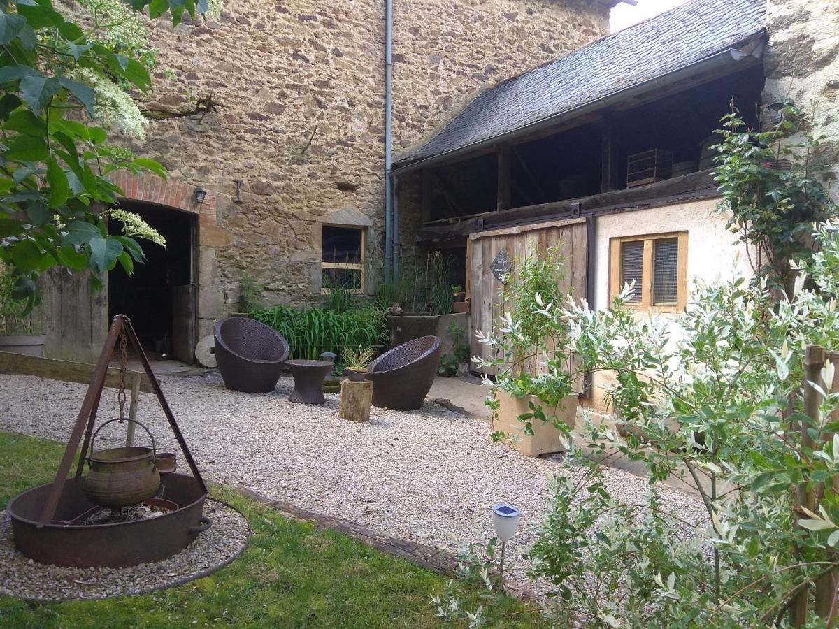 La Ferme Les Mamours La Bastide-l'Eveque Exteriör bild